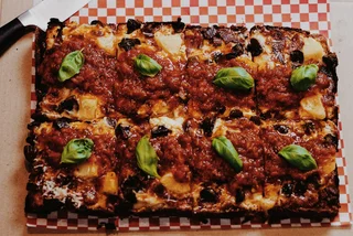 Prague's sauciest new opening: Detroit-style pizza finds a home in Žižkov