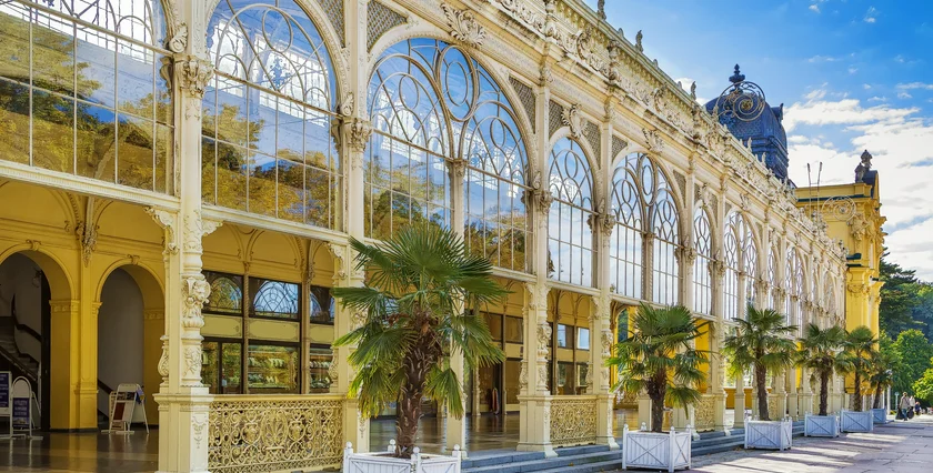 Borisb17 iStock-1273941009 MARIENBAD Mariánské lázně SPA  Hlavní lázeňská kolonáda v Mariánských Lázních stock fotografie